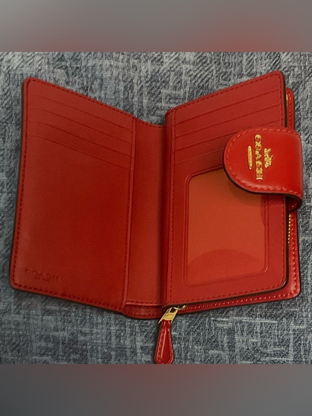 THIS STUNNING Medium Corner Zip Wallet FROM “COACH” In Signature Canvas/Leather! - Picture 2 of 6